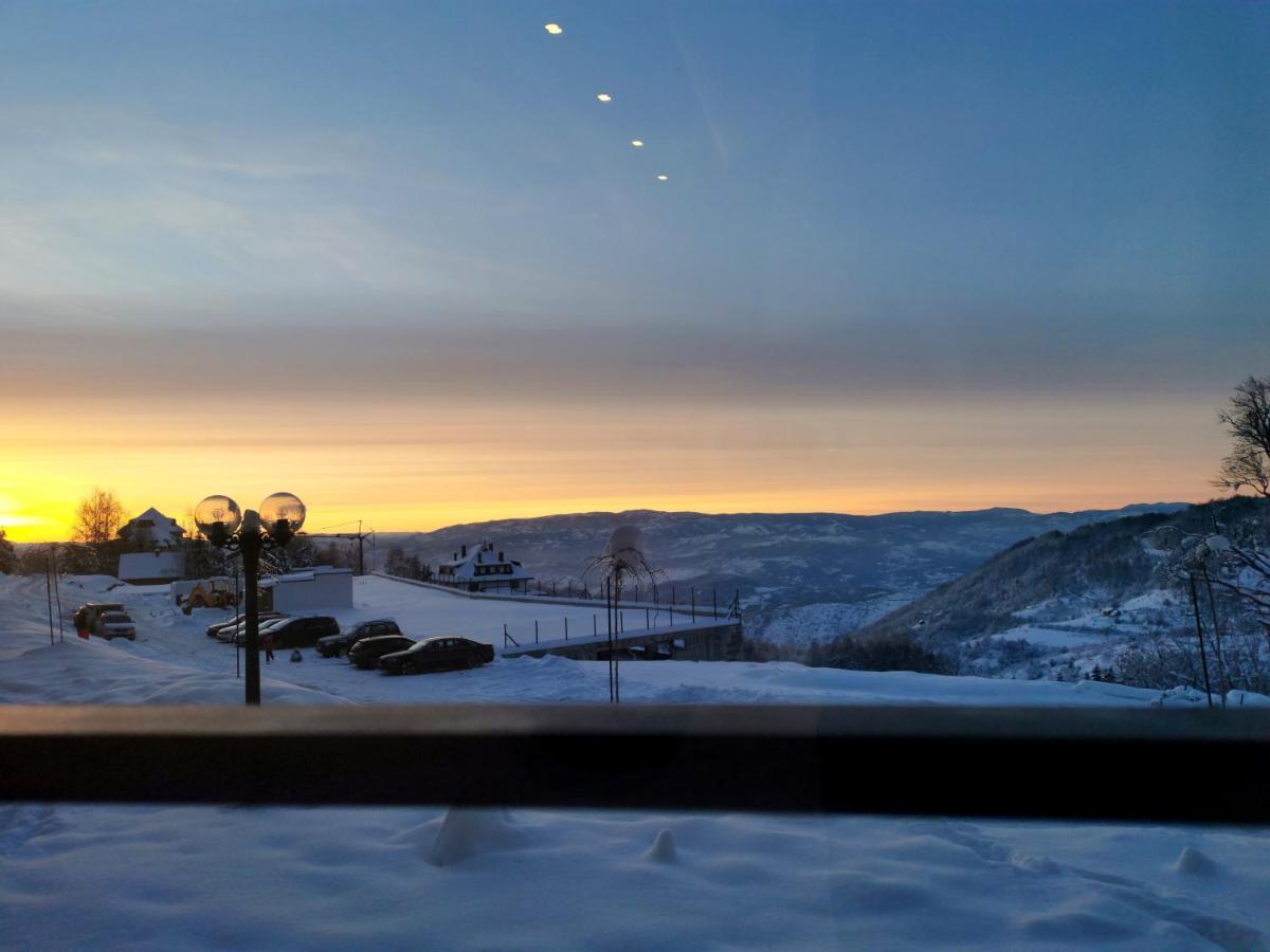 Golden Sky - Milmari Resort & Spa Копаоник Екстериор снимка